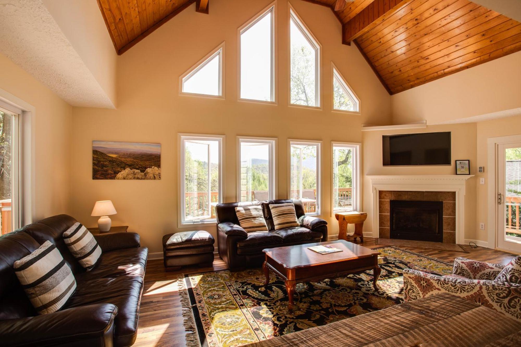 Love Ridge Mountain Lodging Lyndhurst Exterior foto